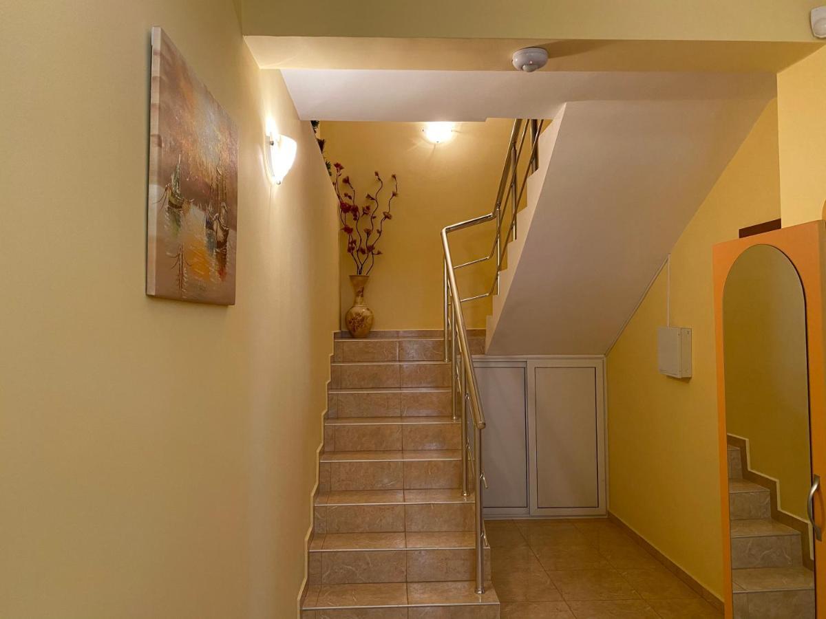 Sunny Guest House Равда Екстериор снимка