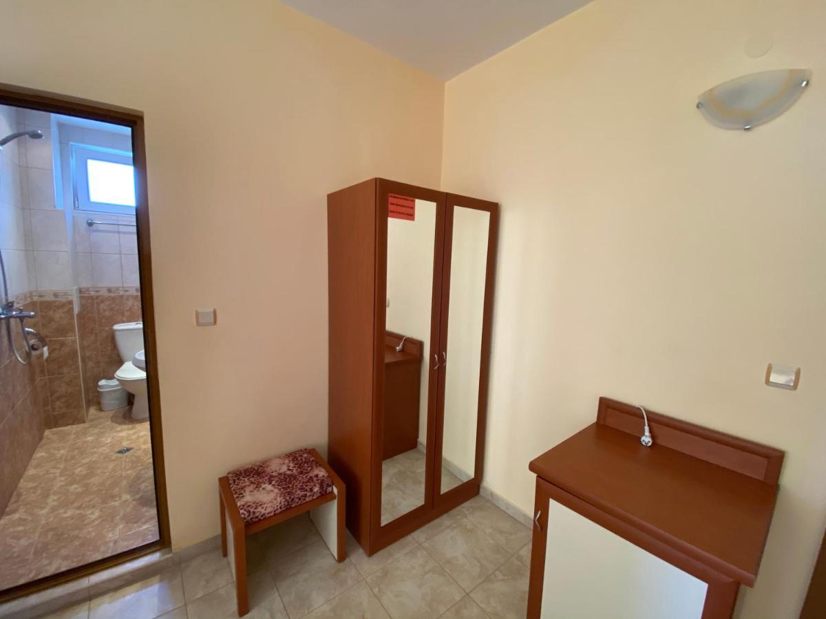 Sunny Guest House Равда Екстериор снимка